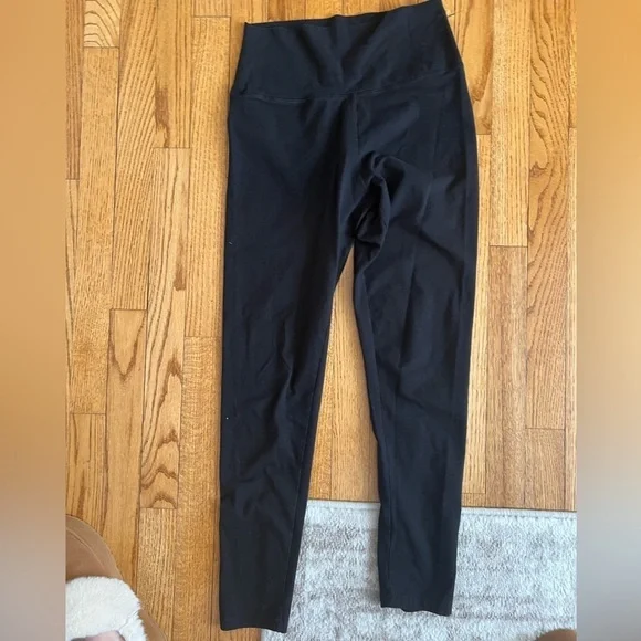 Bundle of 2 Girls Athletic Leggings Aerie and Victoria Secret Size Medium - Picture 2 of 5